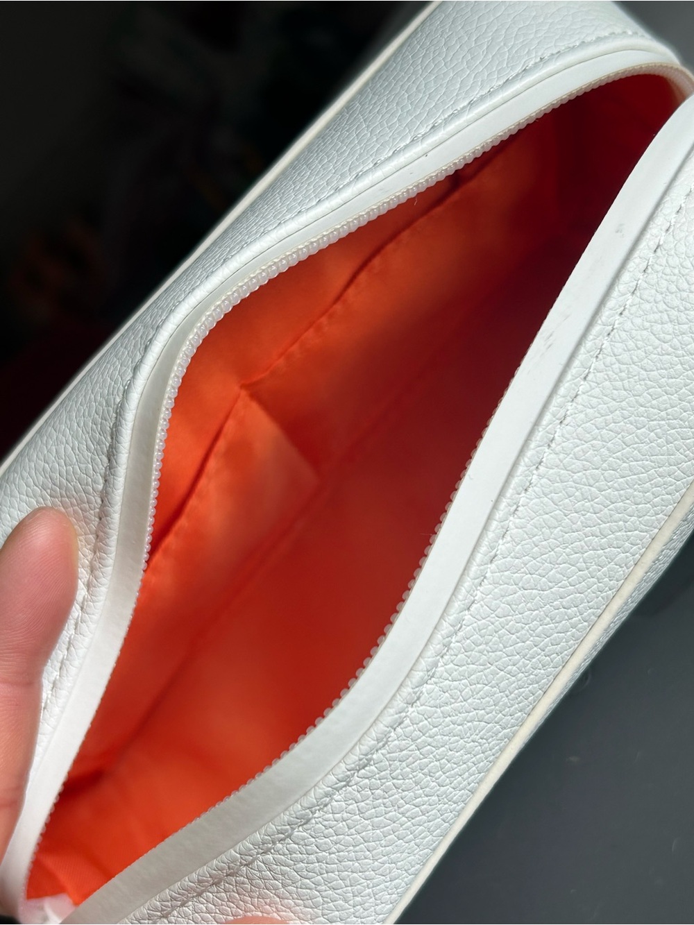 Shiseido &Tilley White cosmetic bag/belt bag - Picture 4 of 4